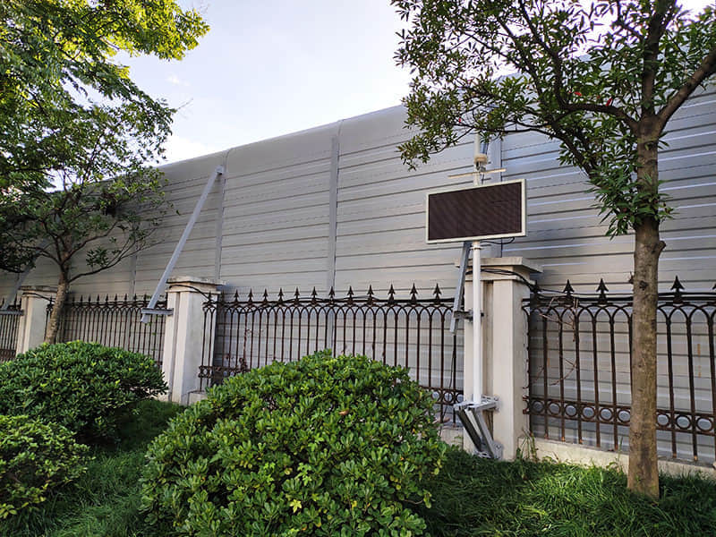 華孚上虞紡廠廠界聲屏障及噪音監測儀安裝中 華孚上虞紡廠廠界聲屏障及噪音監測儀安裝中